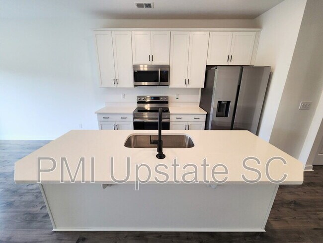 Building Photo - 1283 Westgate Vlg Dr