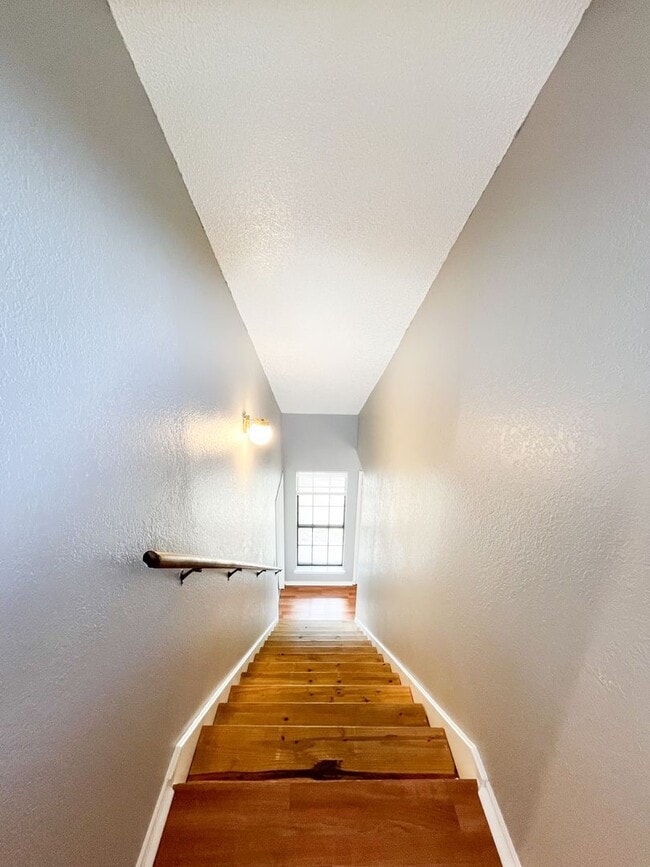 Building Photo - Available NOW!!!! This charming 2 story, 4...