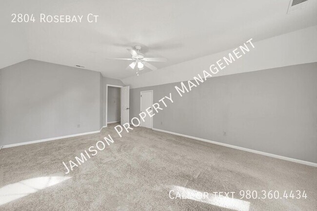 Building Photo - 2804 Rosebay Ct