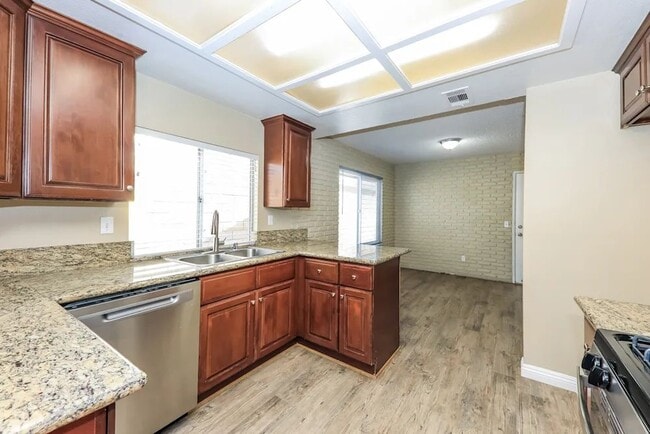 Building Photo - 8775 Buckeye Ct