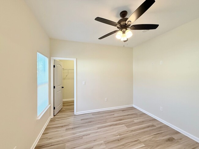 Building Photo - Modern 2-Bedroom Duplex