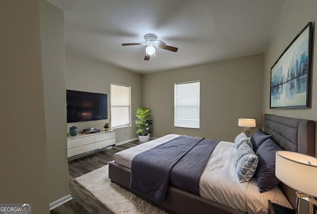 Building Photo - 1097 Fortress Ave SW