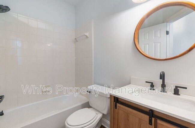 Building Photo - 4321 Esherwood Ln