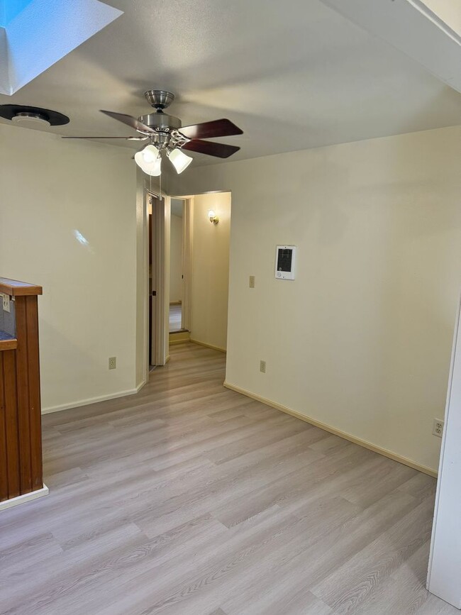 Building Photo - Newly remodeled, adorable, CREEK FRONT, Du...