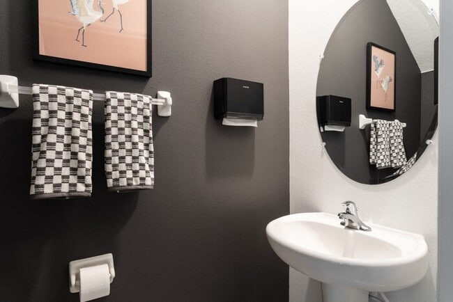 Building Photo - 4839 Foliage Rd