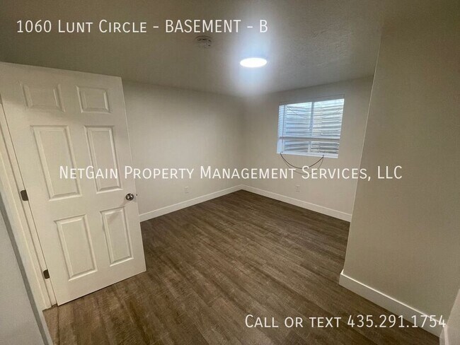 Building Photo - 1060 Lunt Cir