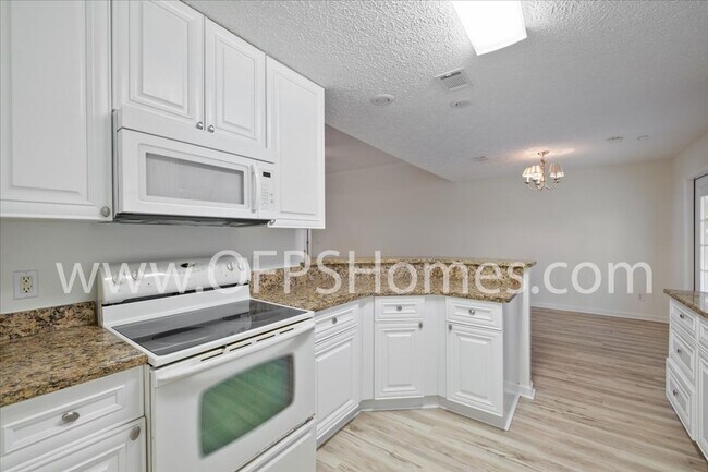 Building Photo - 4900 Cherokee Heights