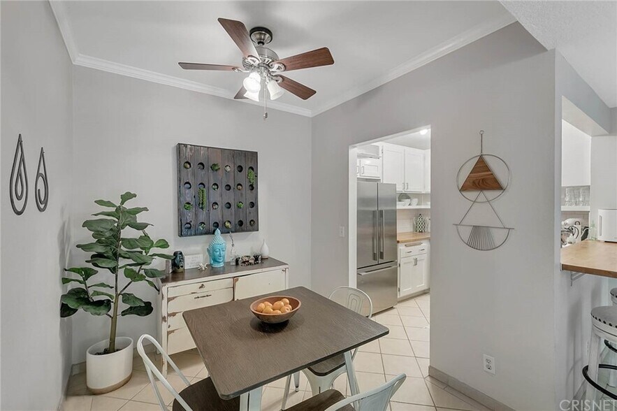 Building Photo - 24105 Del Monte Dr