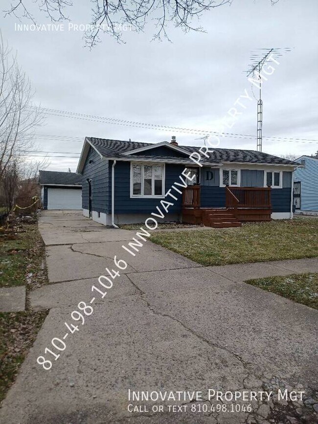 Primary Photo - 3 bedroom 1 bath spacious home! newly reno...