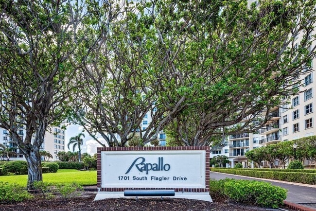 Building Photo - 1701 S Flagler Dr