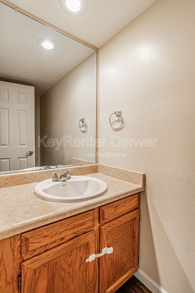 Building Photo - 14129 E Warren Pl