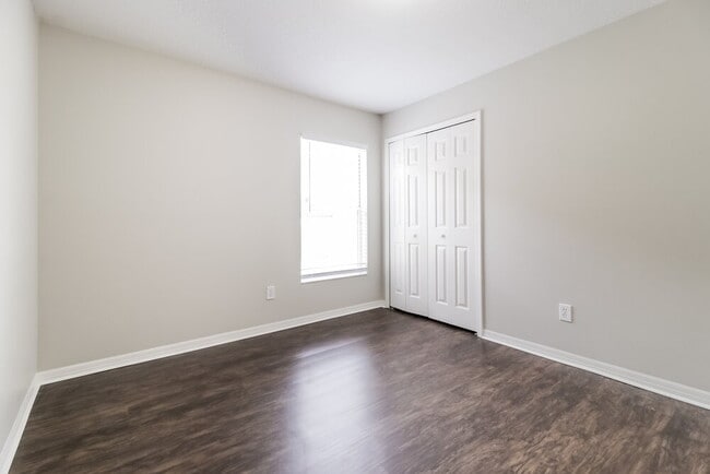 Building Photo - 493 Lancers Dr