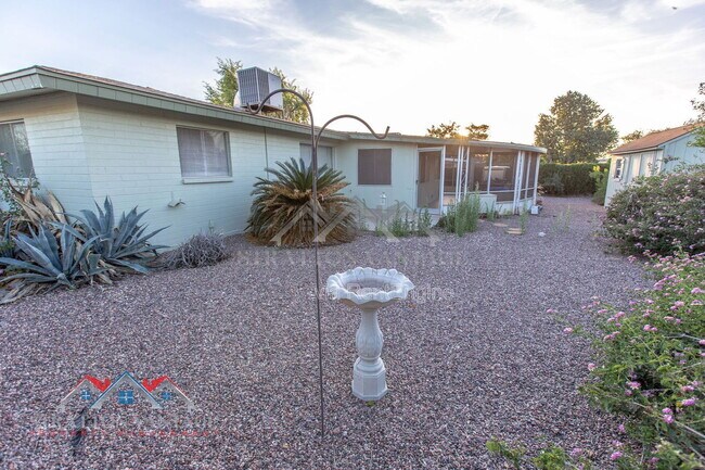 Building Photo - 5706 E Des Moines St