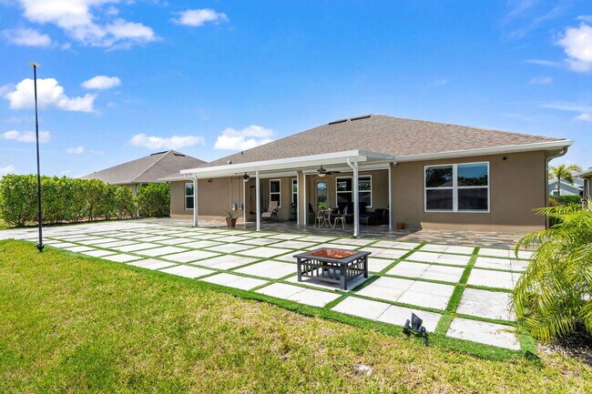 Building Photo - 8517 Waterstone Blvd