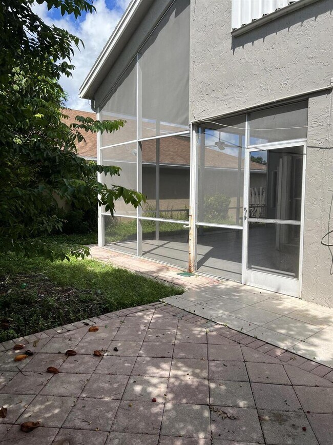 Building Photo - 9401 Aegean Dr