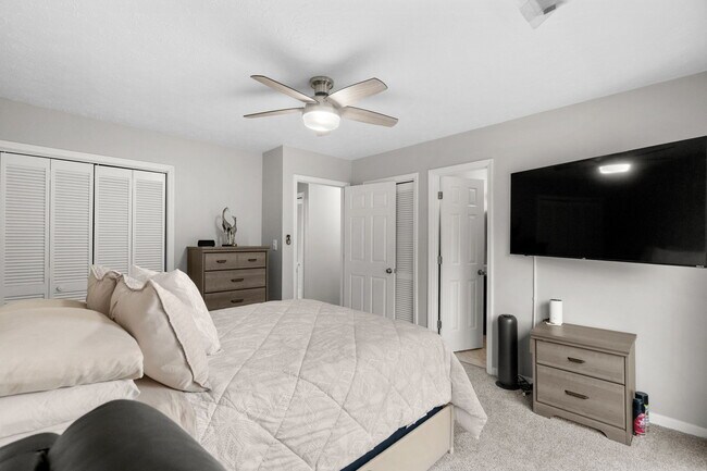 Building Photo - 4088 Fairway Lakes Dr