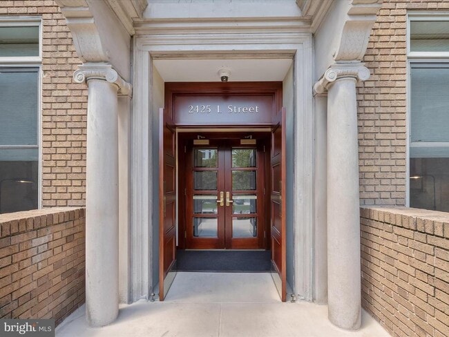 Building Photo - 2425 L St NW