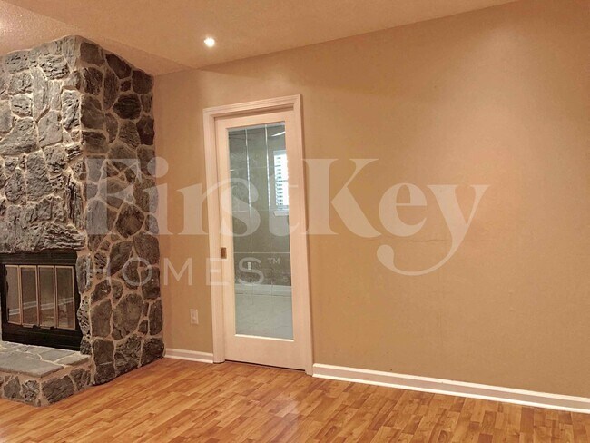 Building Photo - 10812 Carrington Ct