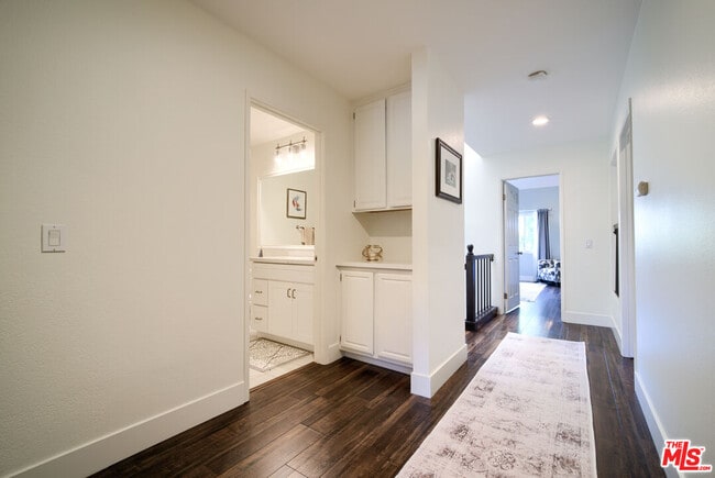 Building Photo - 52 Carriage Hill Ln