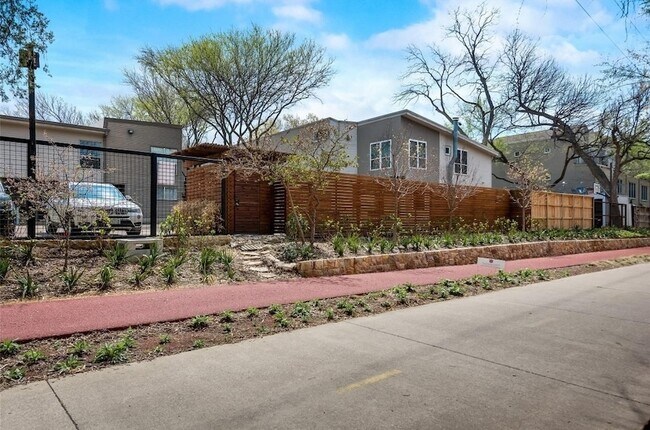 Building Photo - 4241 Buena Vista St