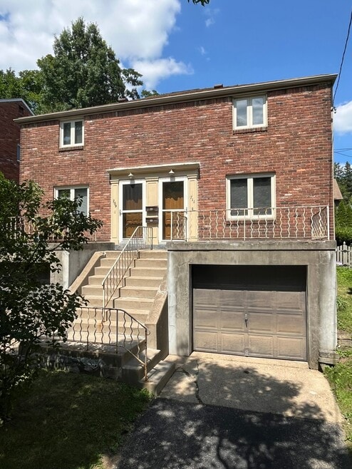 Building Photo - 711 Vallevista Ave