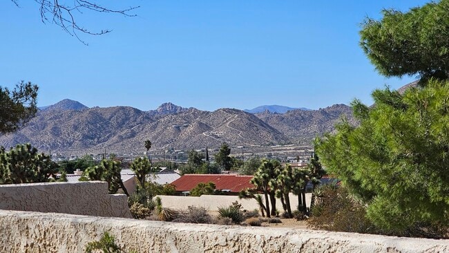 Building Photo - 56814 Mountain View Trail