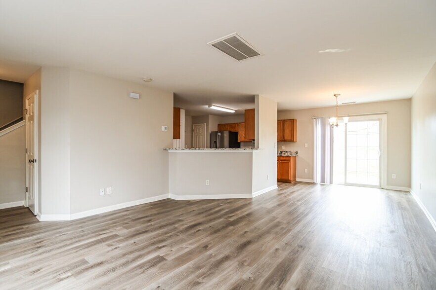 Building Photo - 1604 Harland St