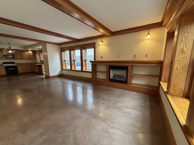 Building Photo - 431thompson