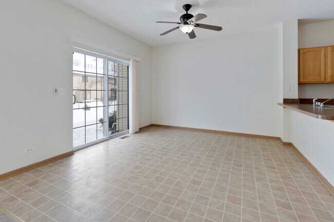 Building Photo - 840 Amelia Ct
