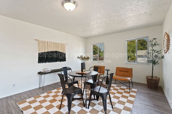 Building Photo - 503 E Joseph Ave