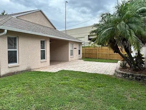 Building Photo - 15564 Lake Bella Vista Dr