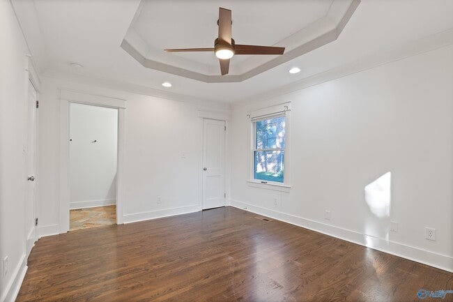 Building Photo - 1706 McCullough Ave NE