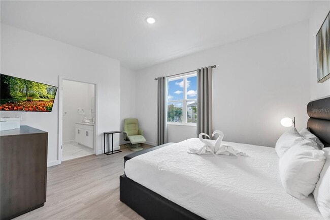 Building Photo - 513 Famagusta Dr