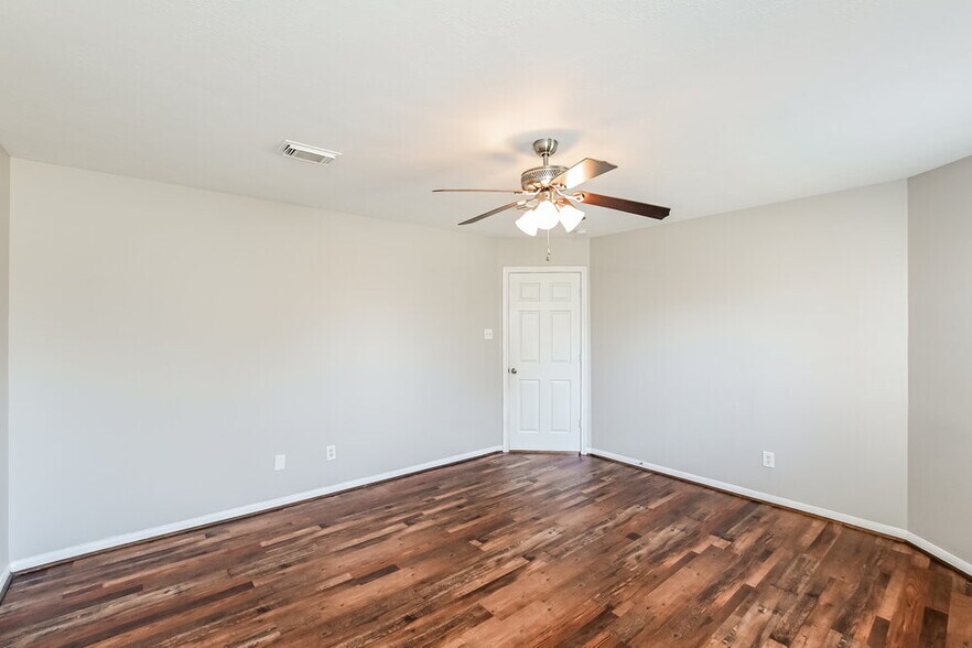 Building Photo - 7457 Parkland Manor Dr