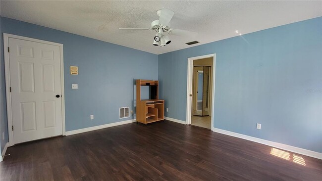 Building Photo - 3024 Sandpiper Pl