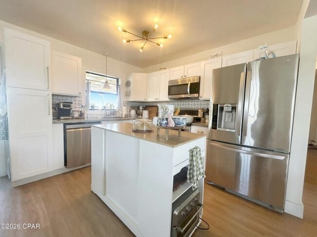 Building Photo - 412 W 18th Ct