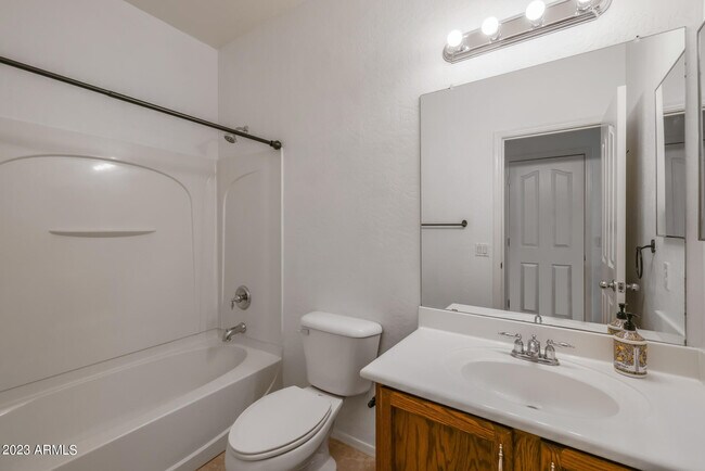 Building Photo - 3112 S 82nd Ln