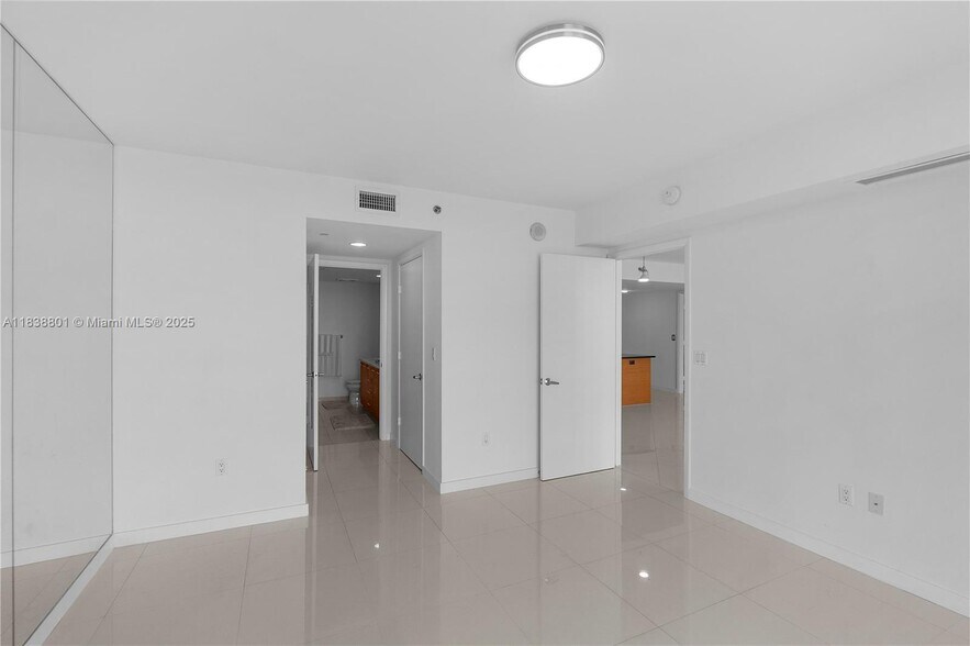 Building Photo - 50 Biscayne Blvd