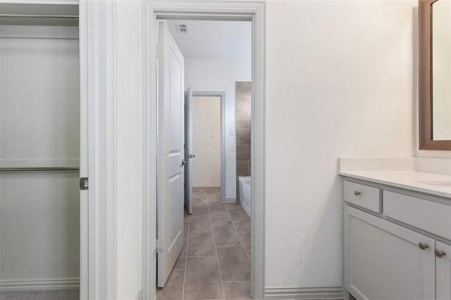 Building Photo - 2006 Pear Tree Dr