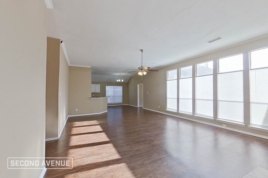 Building Photo - 616 Elm Falls Pl