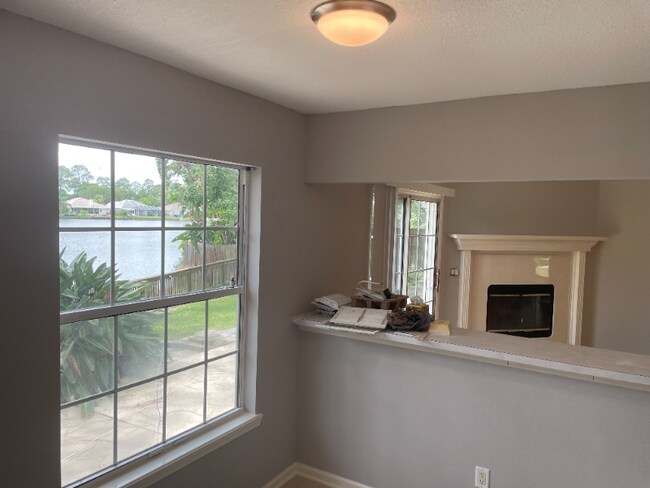 Building Photo - 3706 Sanctuary Way N