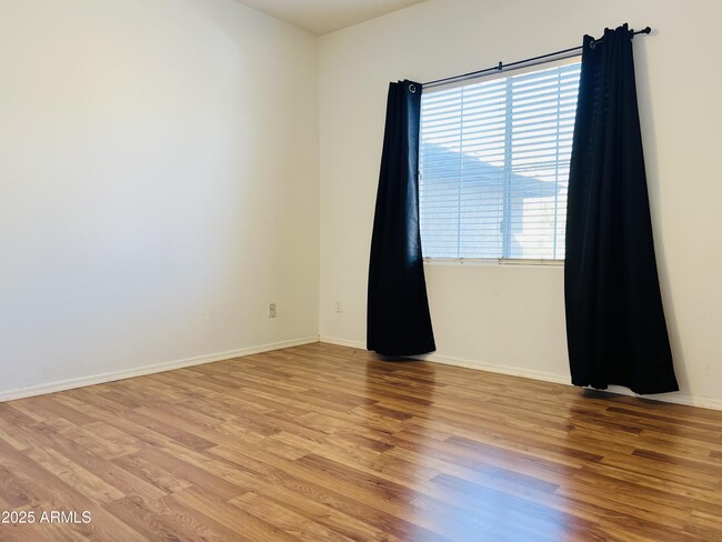 Building Photo - 1177 W Laredo Ave