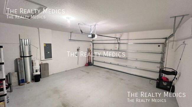 Building Photo - 952 Ambergate St