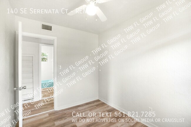 Building Photo - 140 SE Serenata Ct