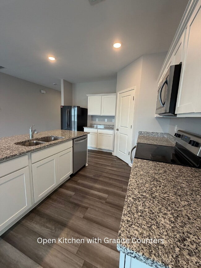 Building Photo - Spacious 5BR Home with Loft in Swim Community