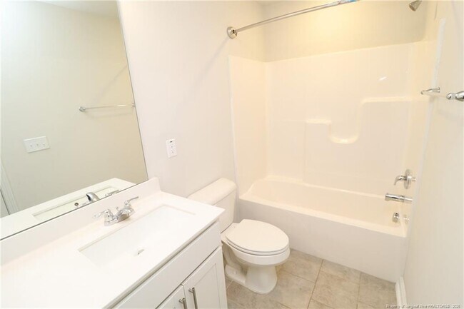 Building Photo - 5711 Woodlawn Dr