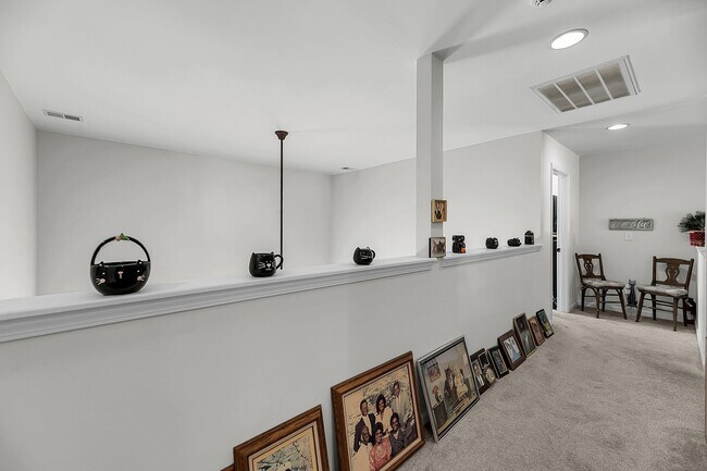 Building Photo - Spacious & Well-Maintained Home for Rent in North Charleston