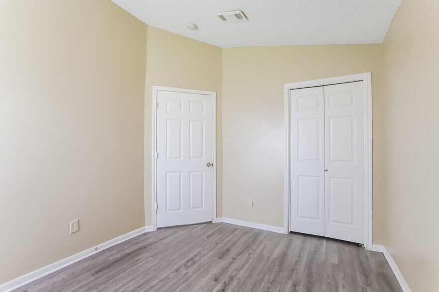 Building Photo - 7706 Ellis Dr