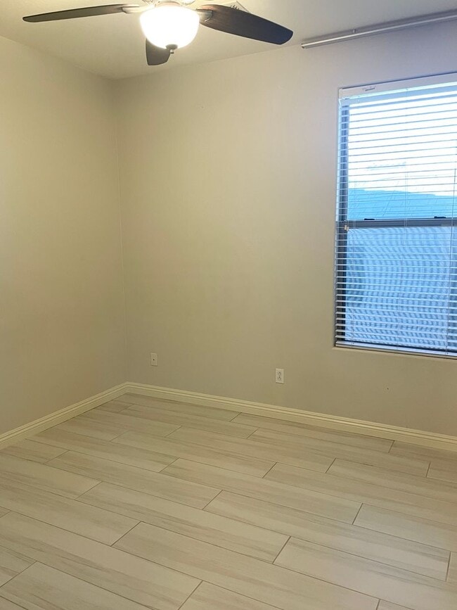 Building Photo - Beautiful Single Level 3 Bed/ 2 Bath + Den Home In Maricopa. Tons of Upgrades Throughout!