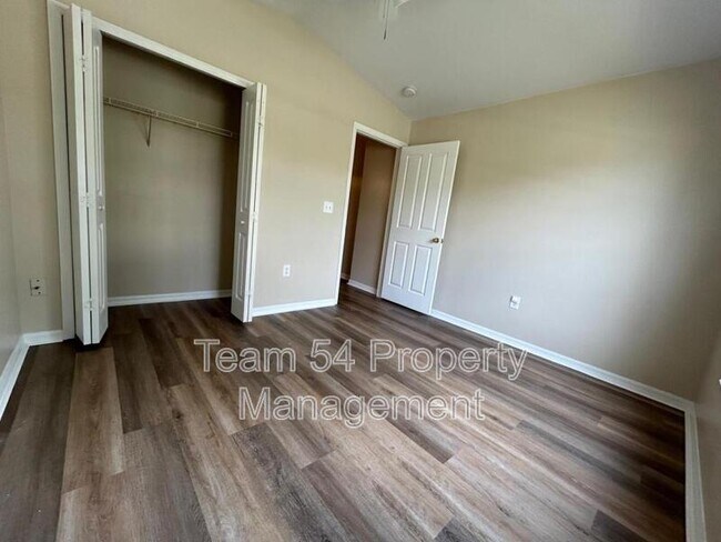 Building Photo - 30534 Tremont Dr